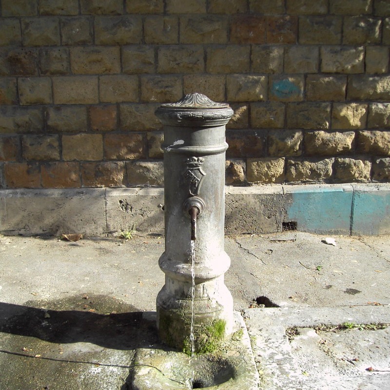 Fontane Da Giardino In Ghisa Usate.Fontana In Ghisa Nasone Romano Fontanella Cittadina Recuperando