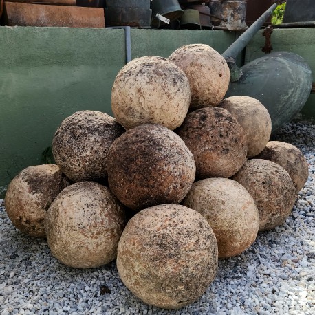 cannonballs Terracotta spheres Ø 27 cm copy