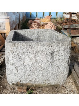 antica Vasca rettangolare in pietra calcarea bianca per l'olio d'oliva