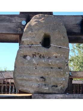 Trebbia o Pisara 03 - in agricoltura strumento in pietra per trebbiare