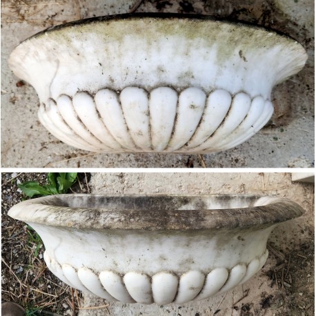 Ancient baccellata white Carrara marble fountain